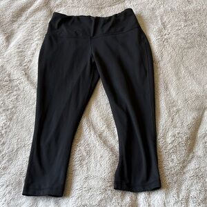 ZELOS Black Capri Leggings